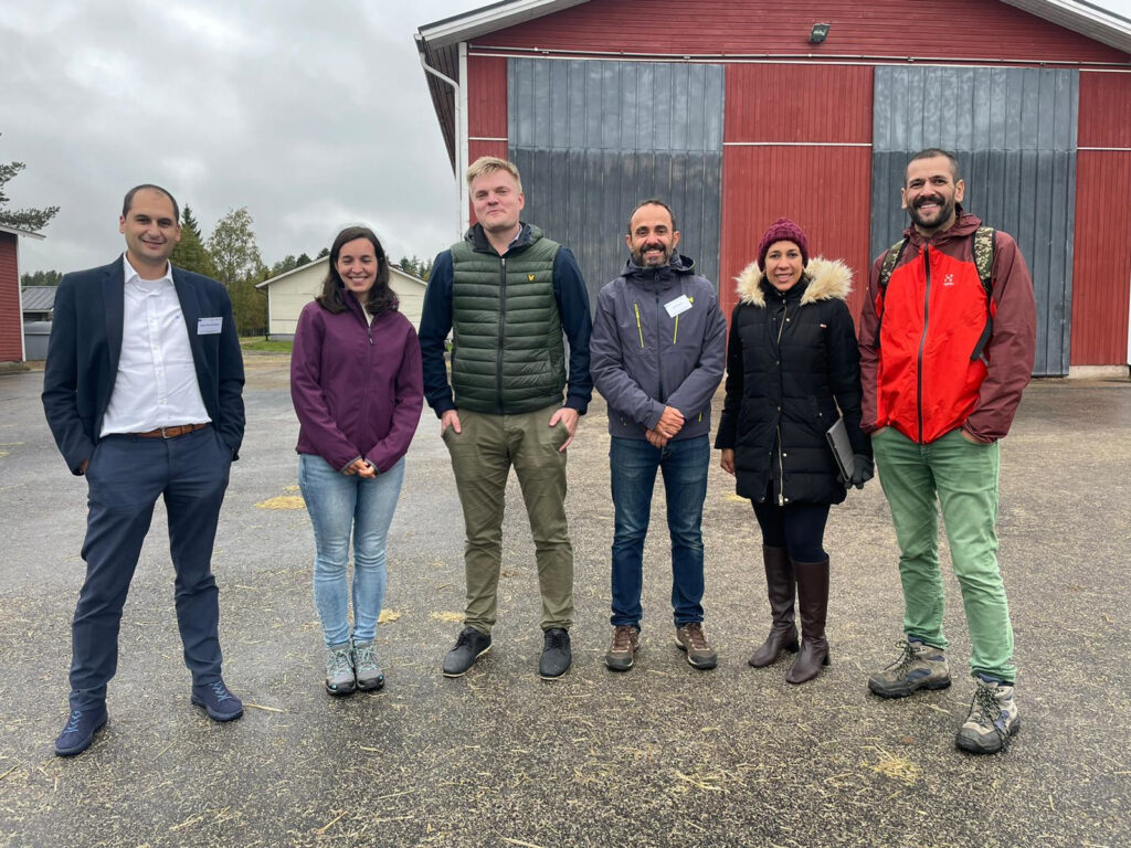 From left to right: Dr. Ángel Pereira, AIRA representative; Raquel López Fernández (Transformation Director at CENTRAL LECHERA ASTURIANA SAT), Robert Harmoinen (Development manager, biogas production & circular economy), Juan Sagarna (Director of Sustainability, Quality and Innovation at Cooperativas Agro-Alimentarias), Ana Alicia Bolivar Lara (Head of Environment, Operations and Digital Strategy at COVAP) and Victorio Manuel Collado Alcalá (Department of Food Processing at Cooperativas Agro-Alimentarias).